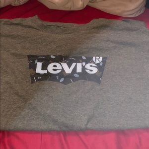 Levi’s men shirt